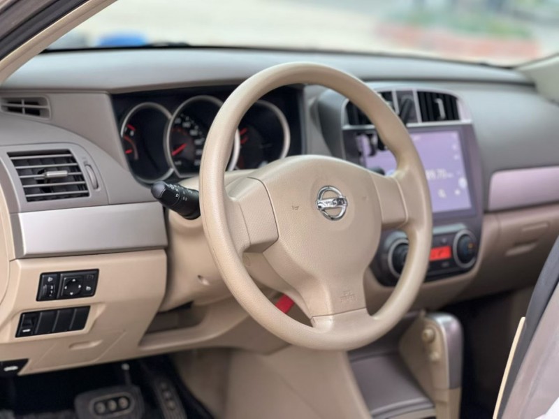 汕头16年日产轩逸5