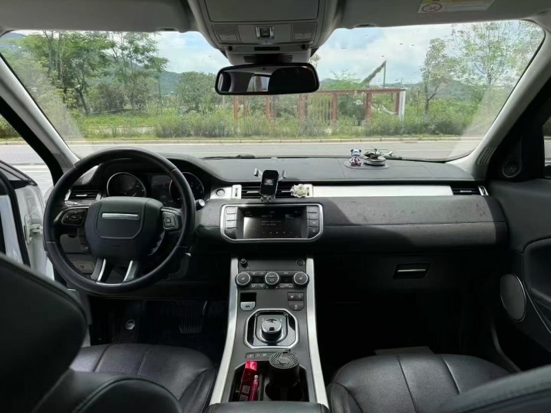 深圳18年路虎极光4