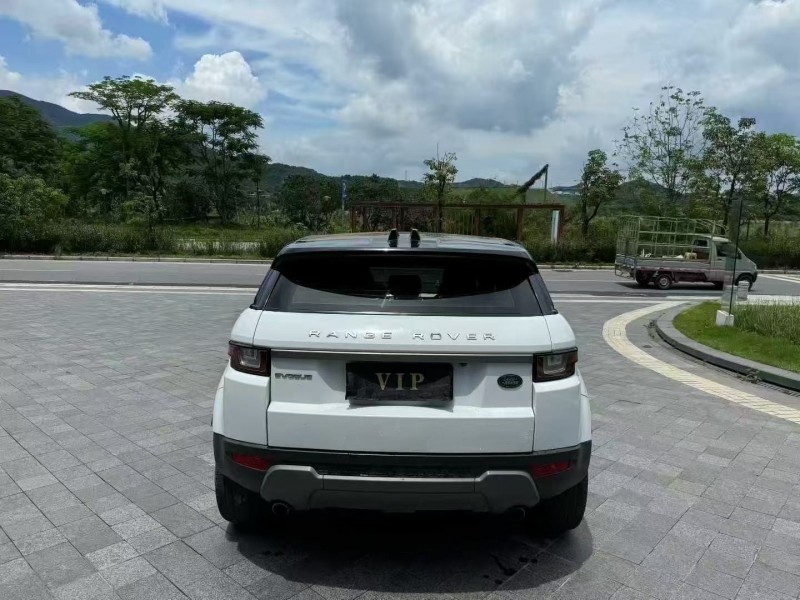 深圳18年路虎极光9