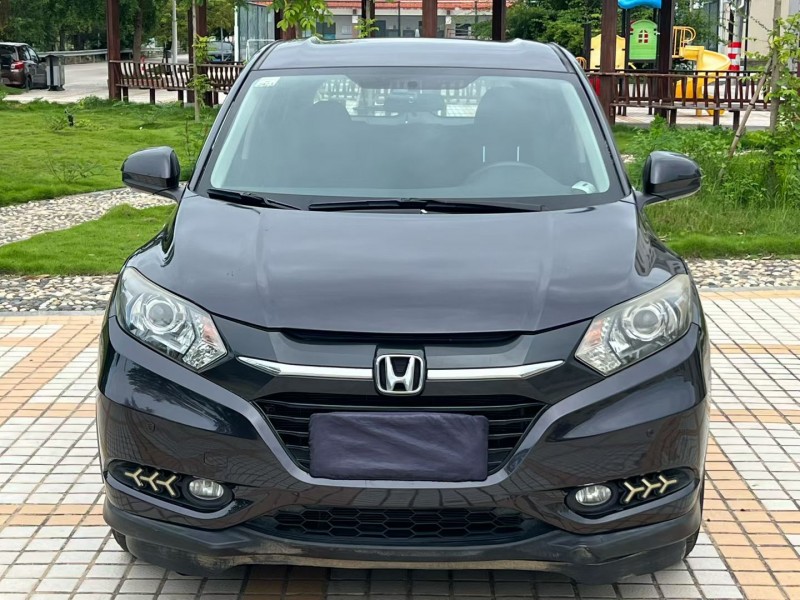 汕头17年本田缤智1