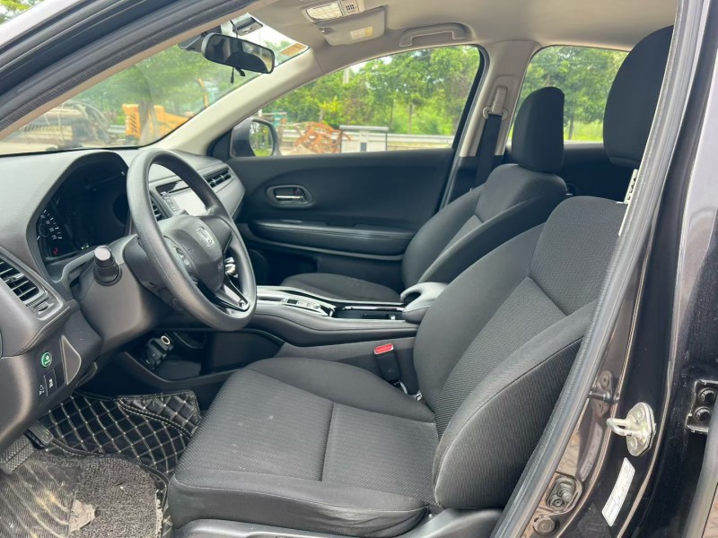 汕头17年本田缤智3