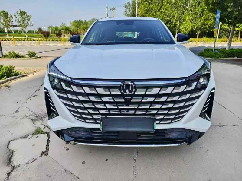 青岛25年长安汽车UNI1