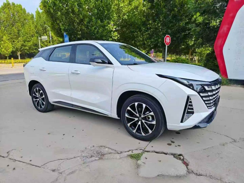 青岛25年长安汽车UNI2