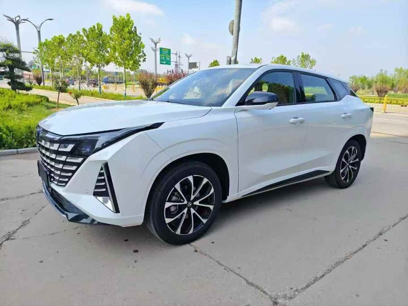 青岛25年长安汽车UNI3