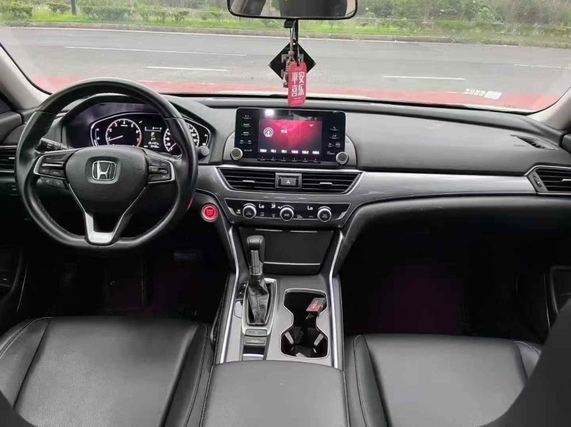 青岛20年本田雅阁4