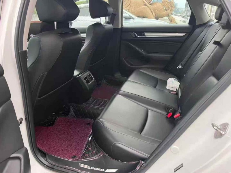 青岛20年本田雅阁6