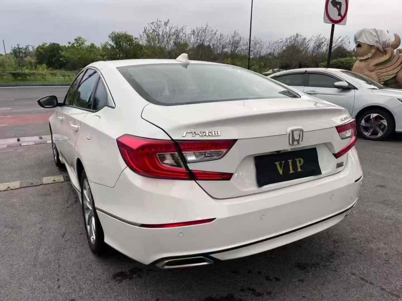 青岛20年本田雅阁8