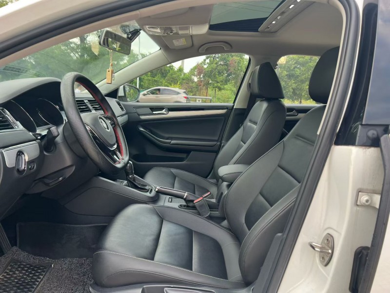 汕头19年大众速腾4