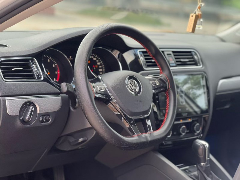 汕头19年大众速腾5