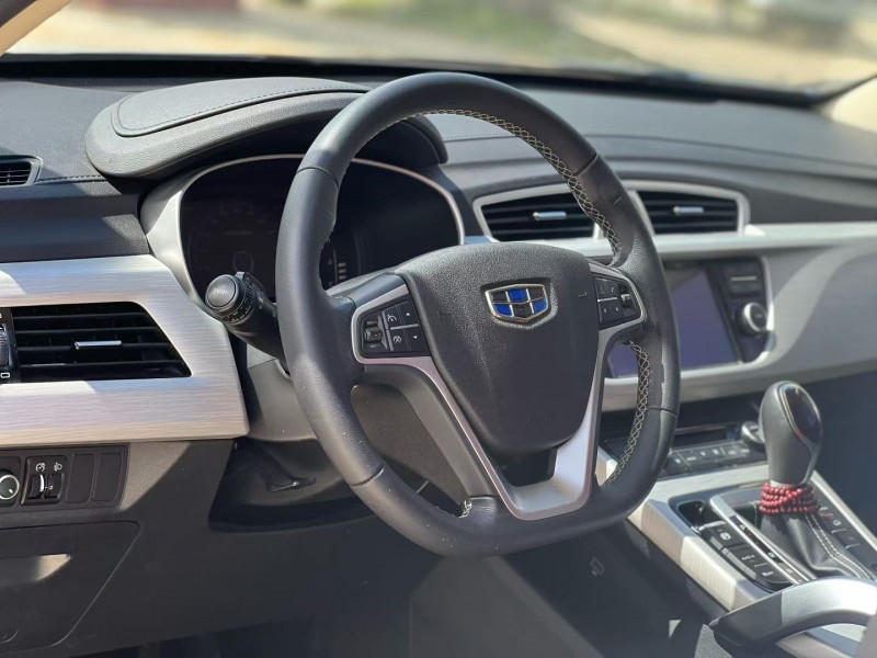 汕头19年吉利博越5