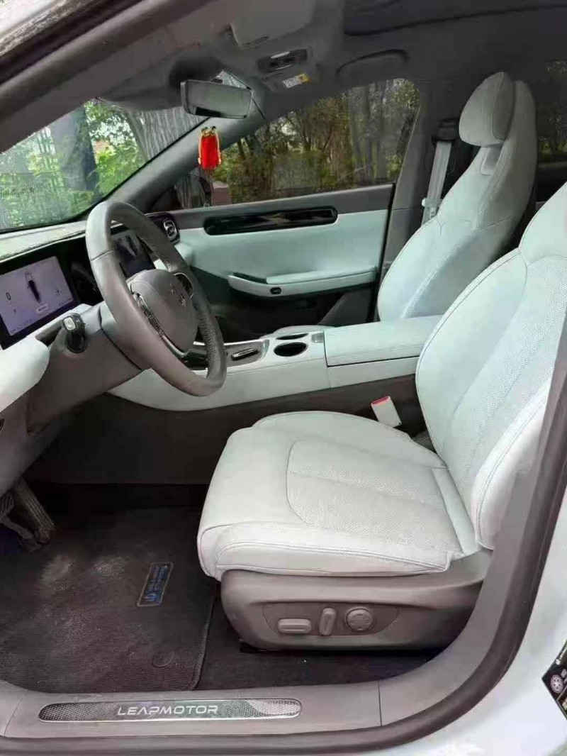 烟台24年零跑汽车C015