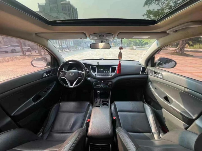 汕头16年现代途胜7