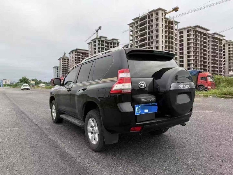 钦州18年丰田普拉多8