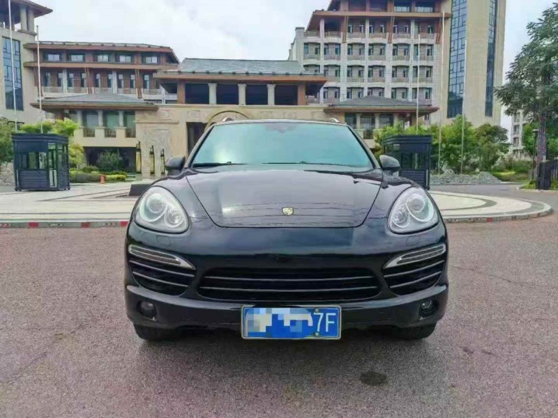 秦皇岛14年保时捷卡宴1