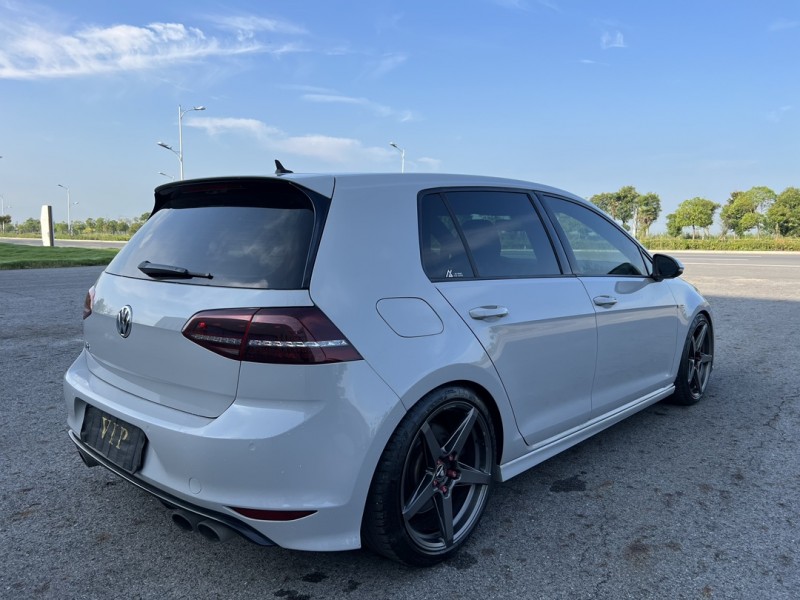 盐城17年大众高尔夫9