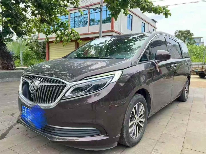 桂林18年别克GL82