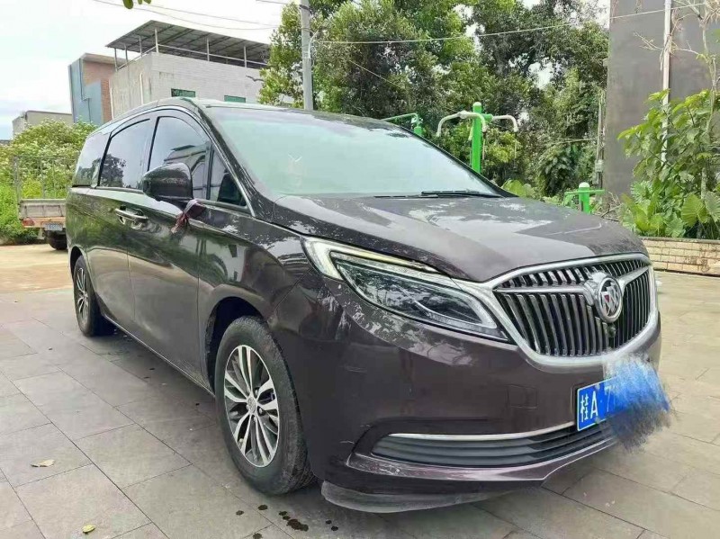 桂林18年别克GL83