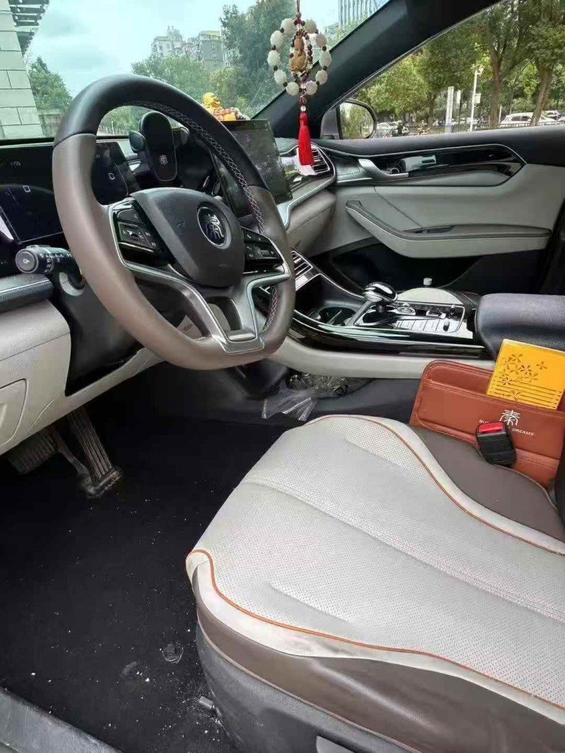 吉安24年比亚迪秦5