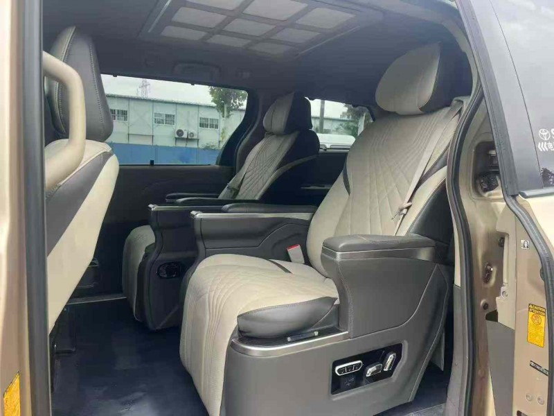 郑州14年丰田塞纳6