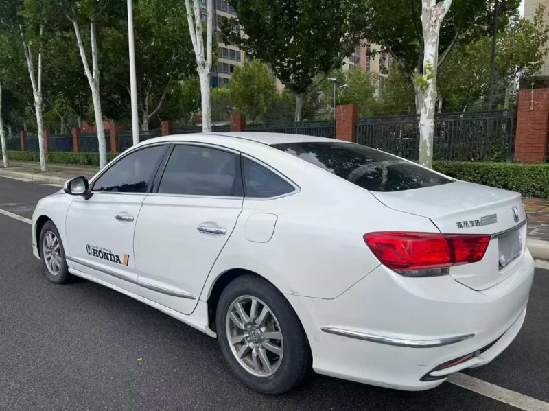 郑州18年本田思铂睿8