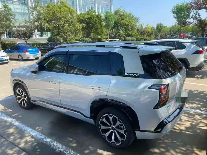 枣庄25年传祺埃安S8