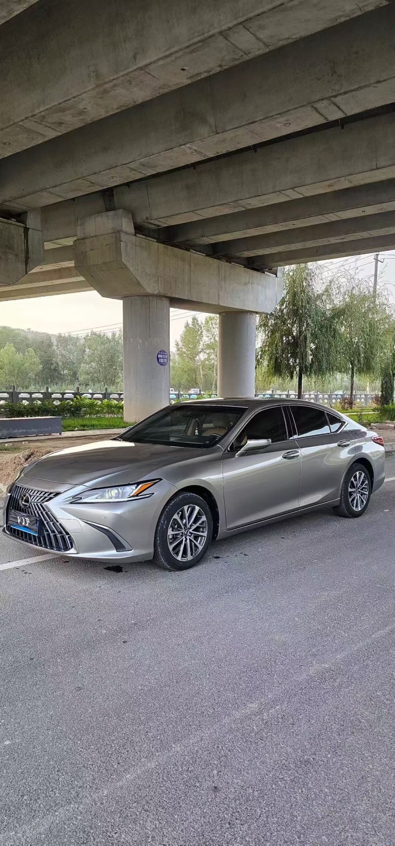 兰州23年雷克萨斯ES2