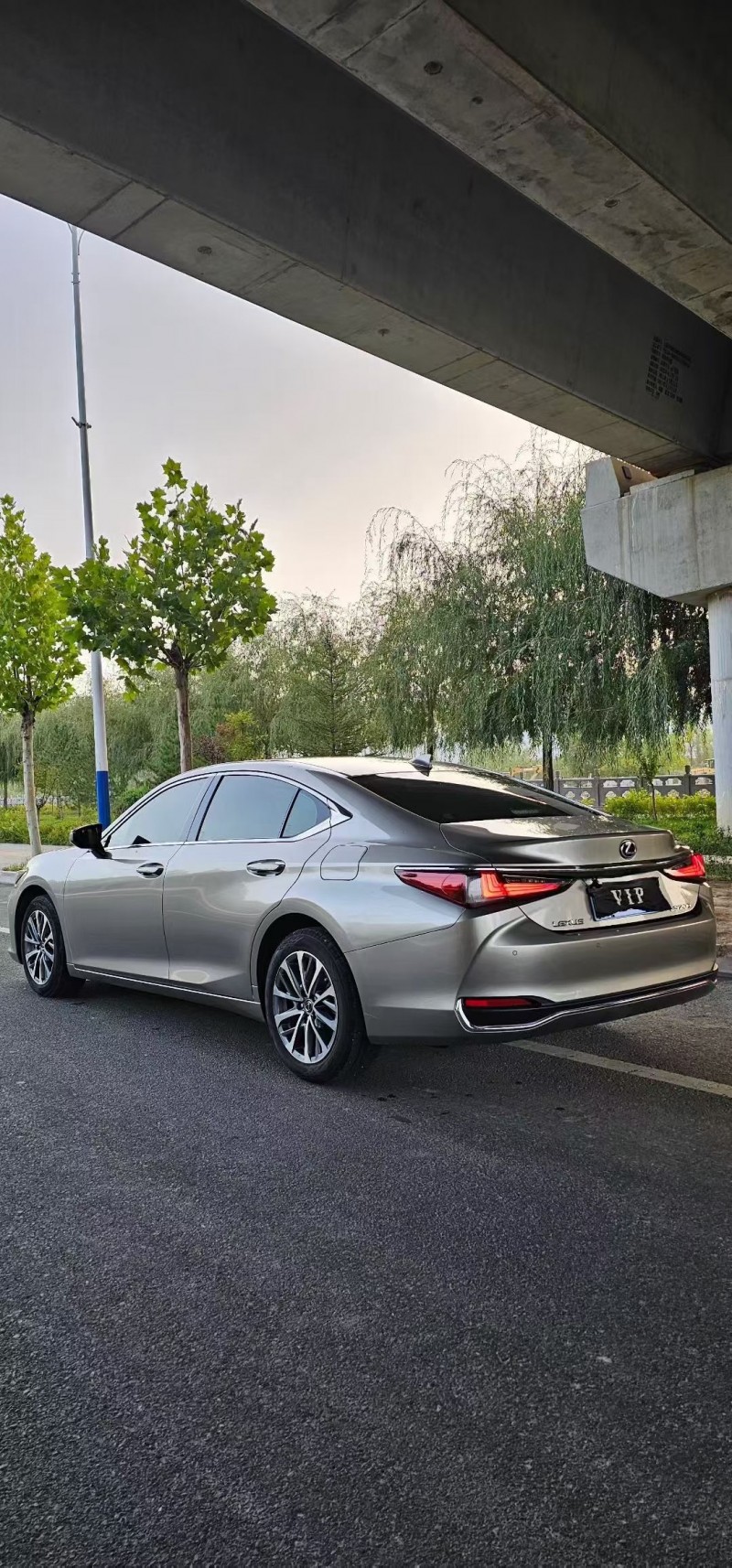 兰州23年雷克萨斯ES8