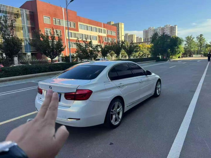 潍坊16年宝马3系8