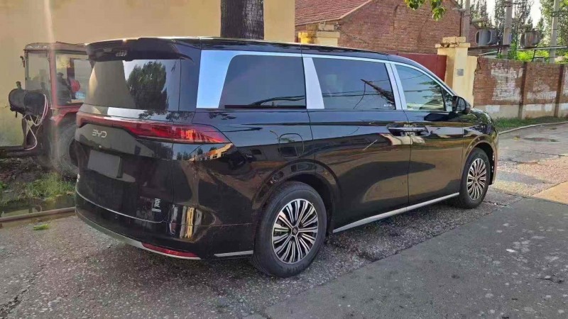 承德25年比亚迪夏8