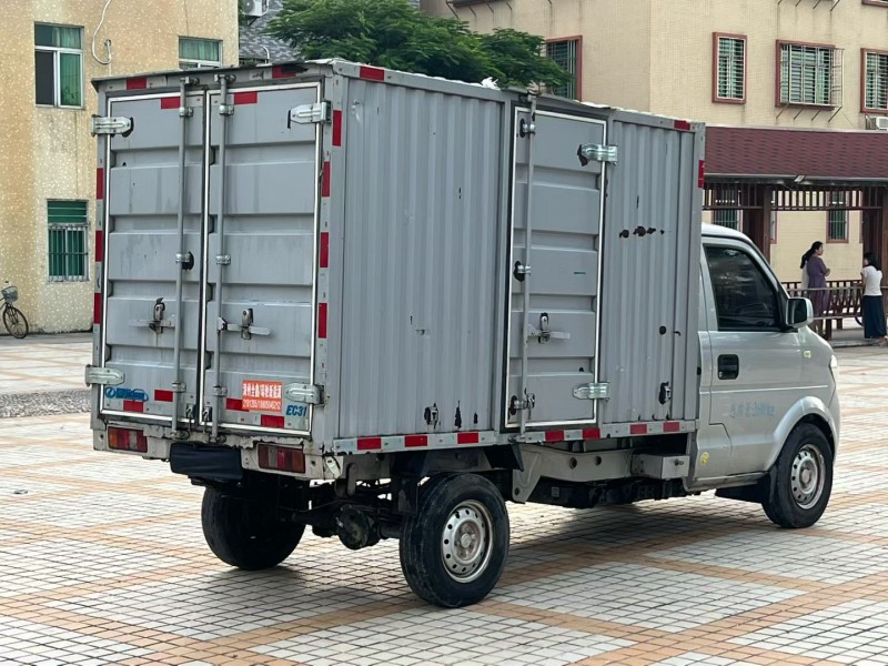 汕头23年瑞驰EC31微卡8