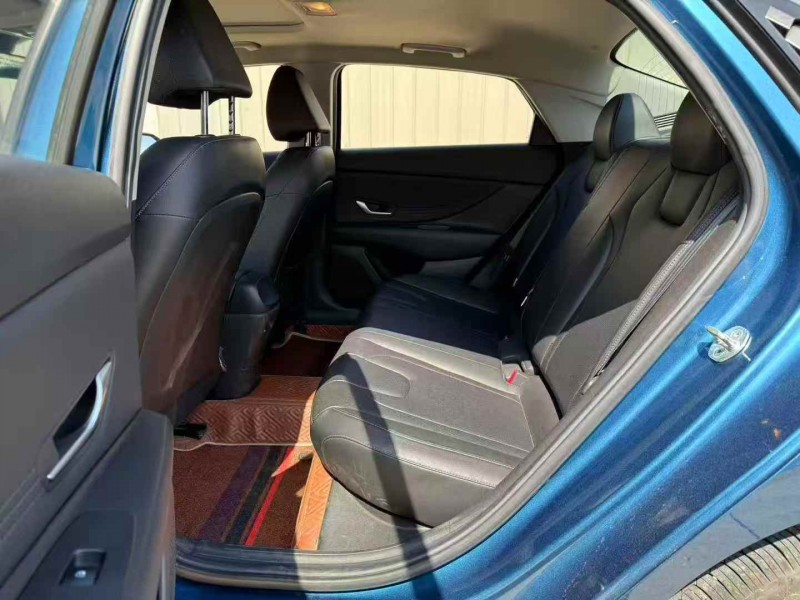 济宁21年现代伊兰特6