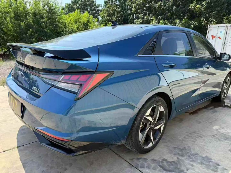 济宁21年现代伊兰特8