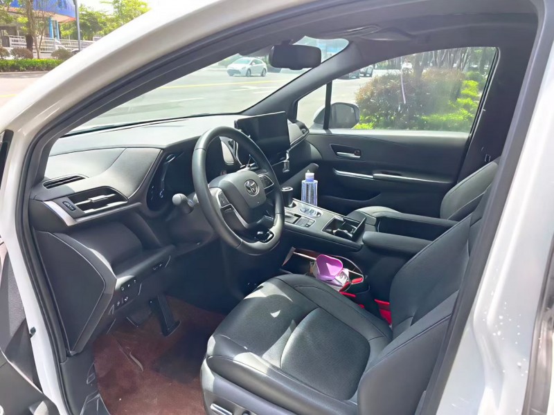 江门22年丰田塞纳5