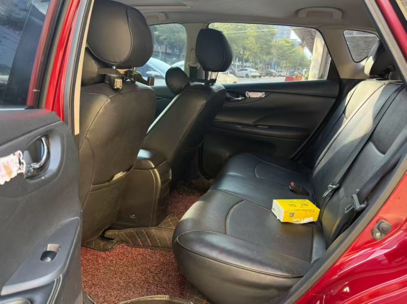 厦门17年日产骐达5