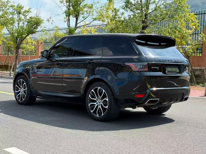 厦门21年路虎揽胜运动7