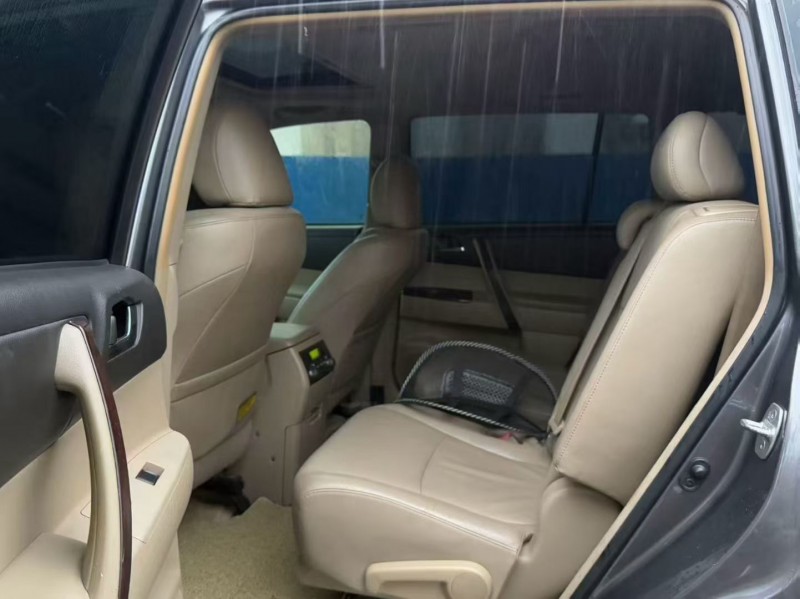 厦门12年丰田汉兰达6