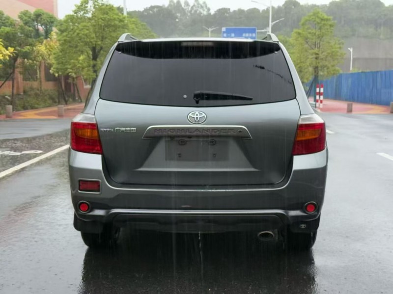 厦门12年丰田汉兰达8