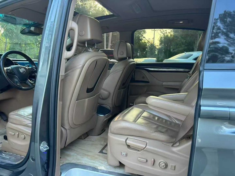 徐州18年别克GL84