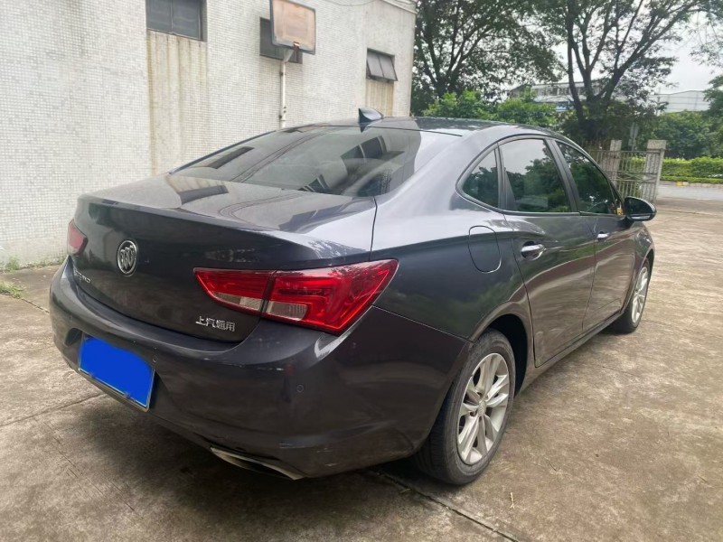 江门18年别克威朗8