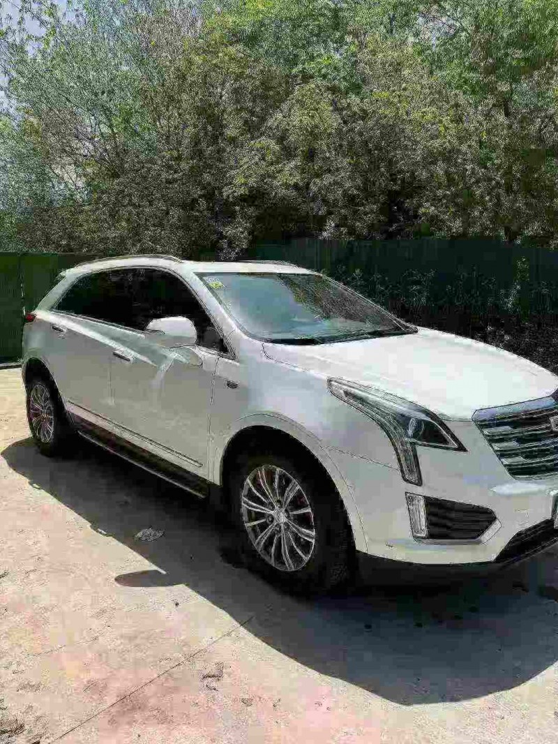 绍兴17年凯迪拉克XT52