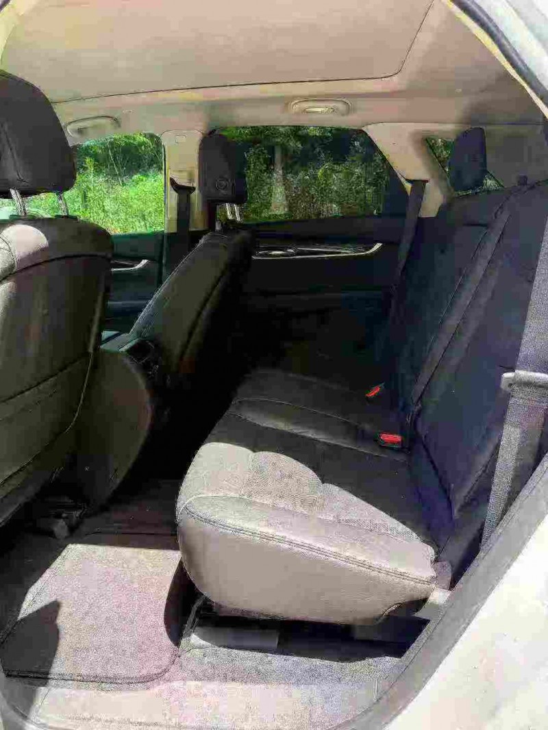 绍兴17年凯迪拉克XT54