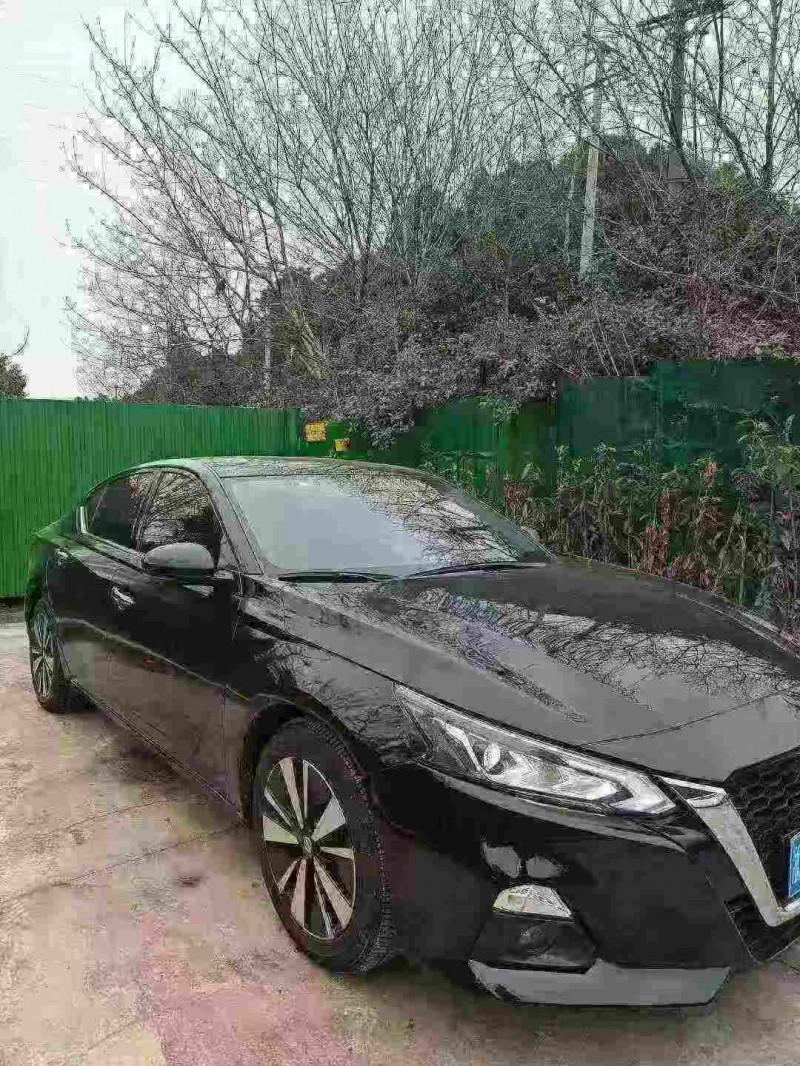 绍兴21年日产天籁3