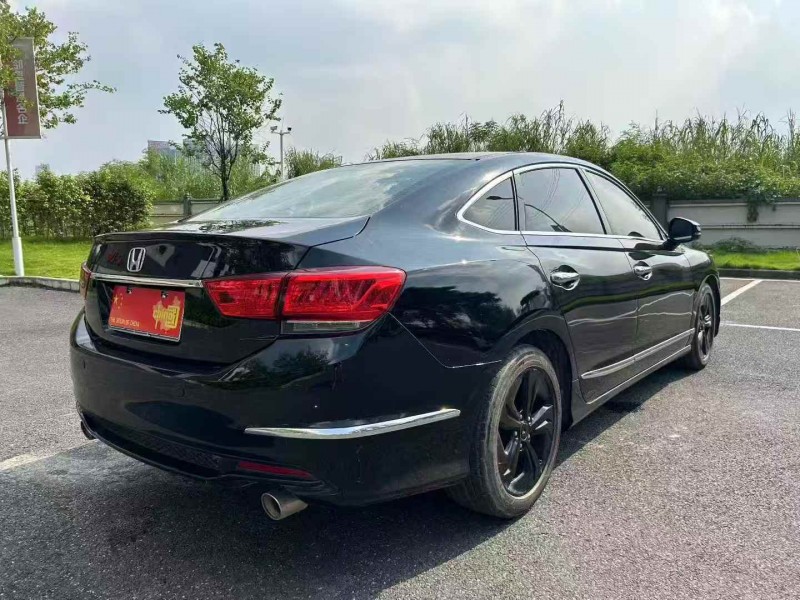 广州16年本田思铂睿8