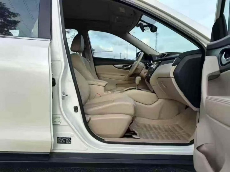 湛江17年日产奇骏4