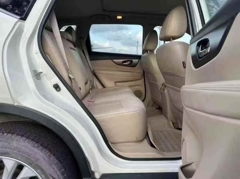 湛江17年日产奇骏6