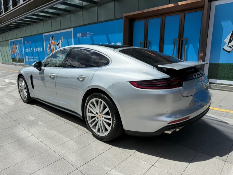 深圳17年保时捷帕拉梅拉4