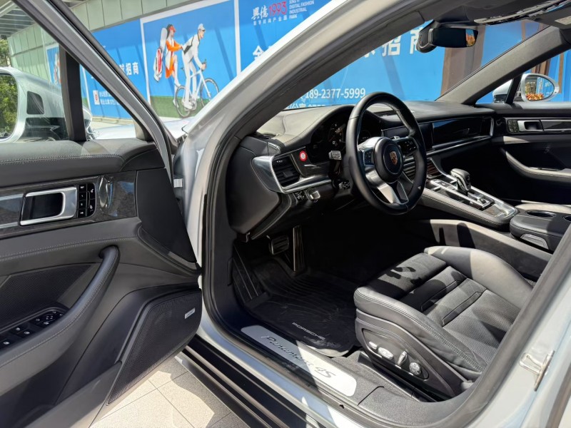 深圳17年保时捷帕拉梅拉5
