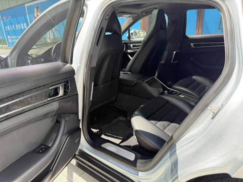 深圳17年保时捷帕拉梅拉6