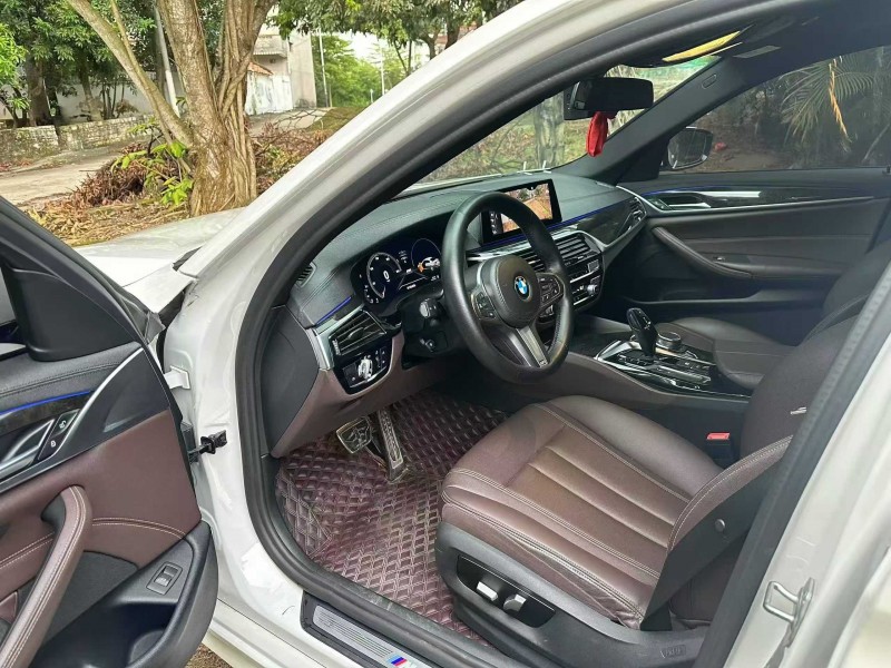 江门19年宝马5系4