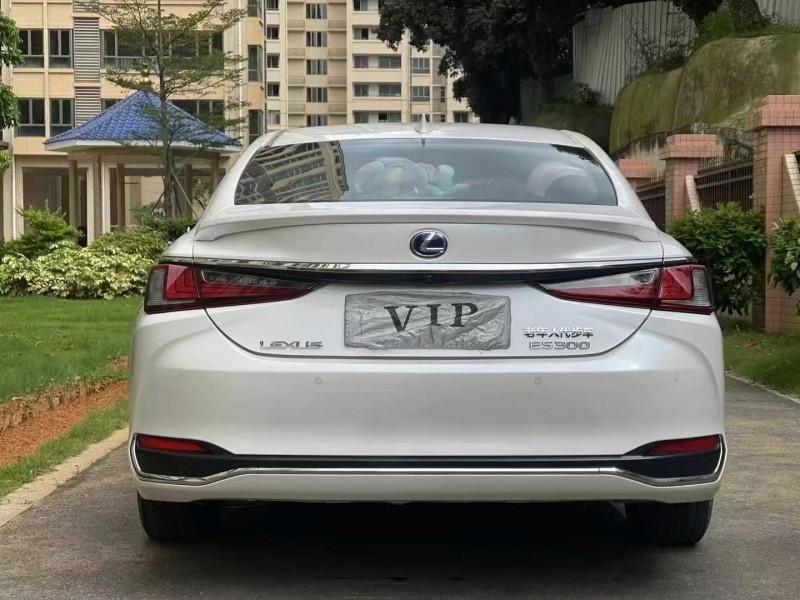 珠海20年雷克萨斯ES9